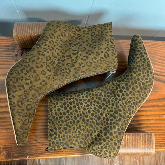 Coconuts by Matisse Clarissa Buckle Zipper Heeled Boots Leopard Size 8.5M Brown - Picture 6 of 10